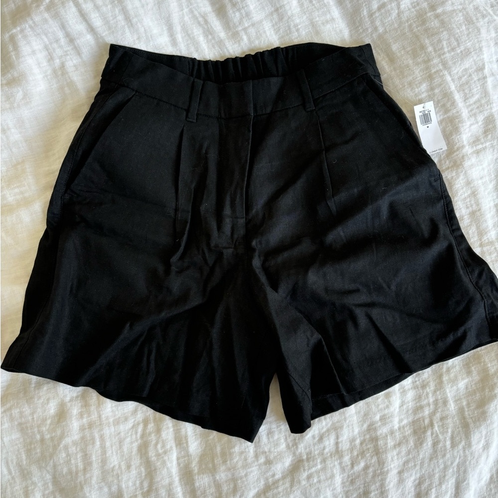 Old Navy Linen Pleated Shorts